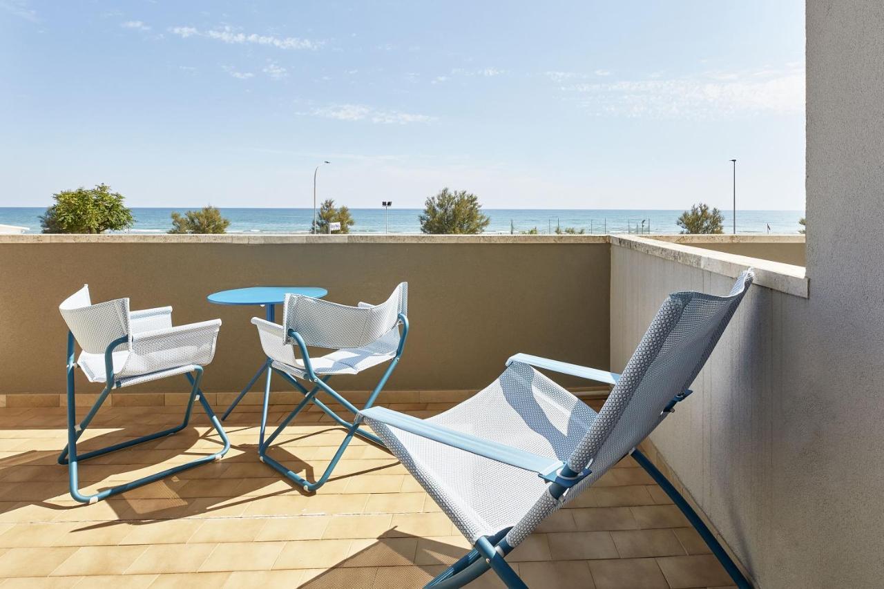 Hotel Tritone เซนีกัลเลีย ภายนอก รูปภาพ