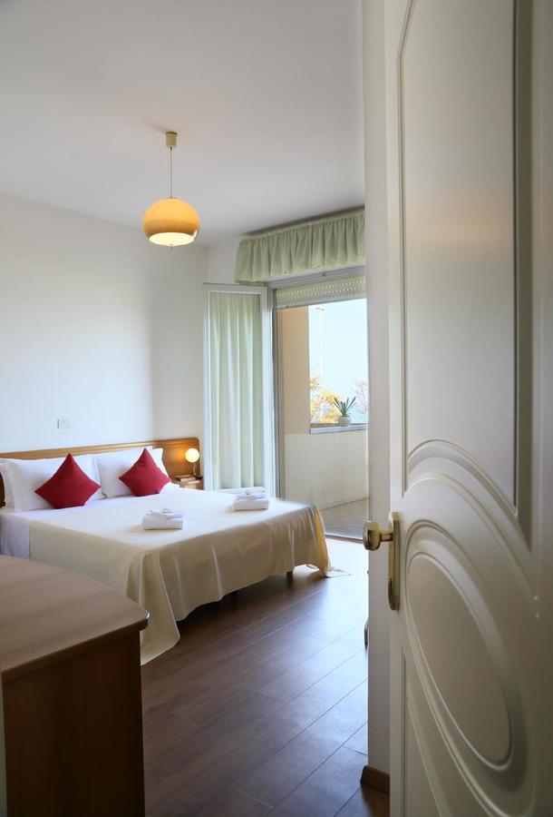 Hotel Tritone เซนีกัลเลีย ภายนอก รูปภาพ