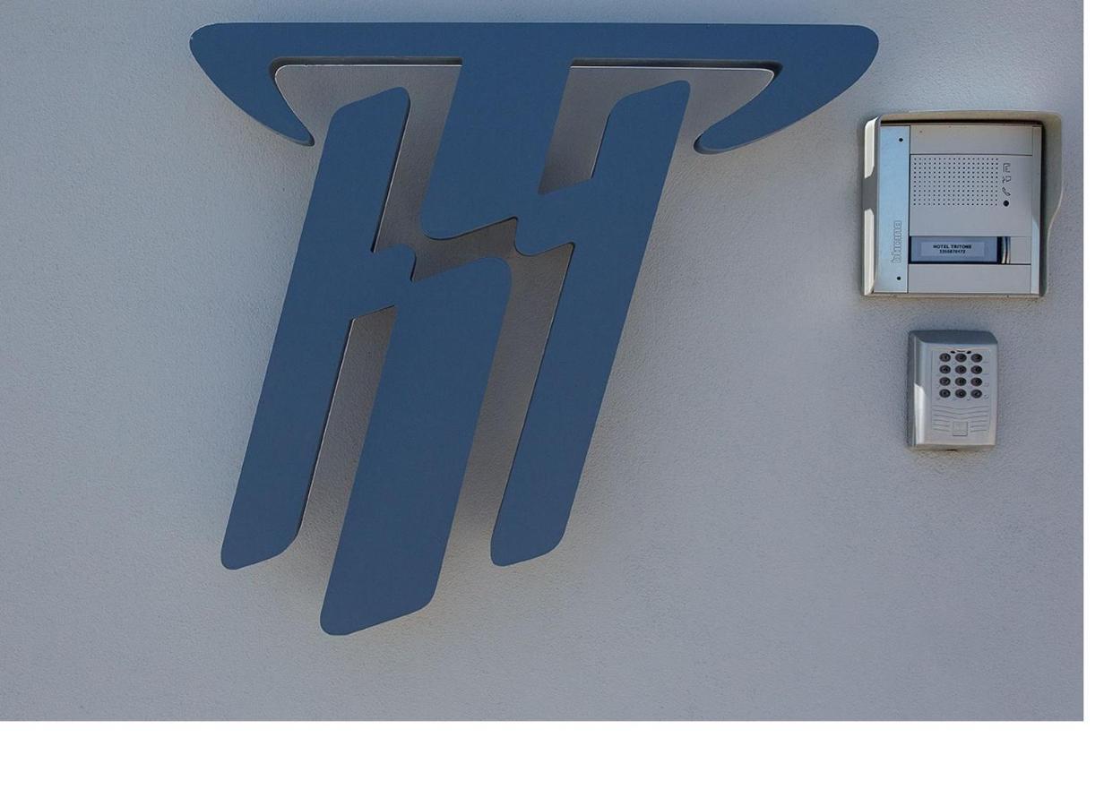 Hotel Tritone เซนีกัลเลีย ภายนอก รูปภาพ