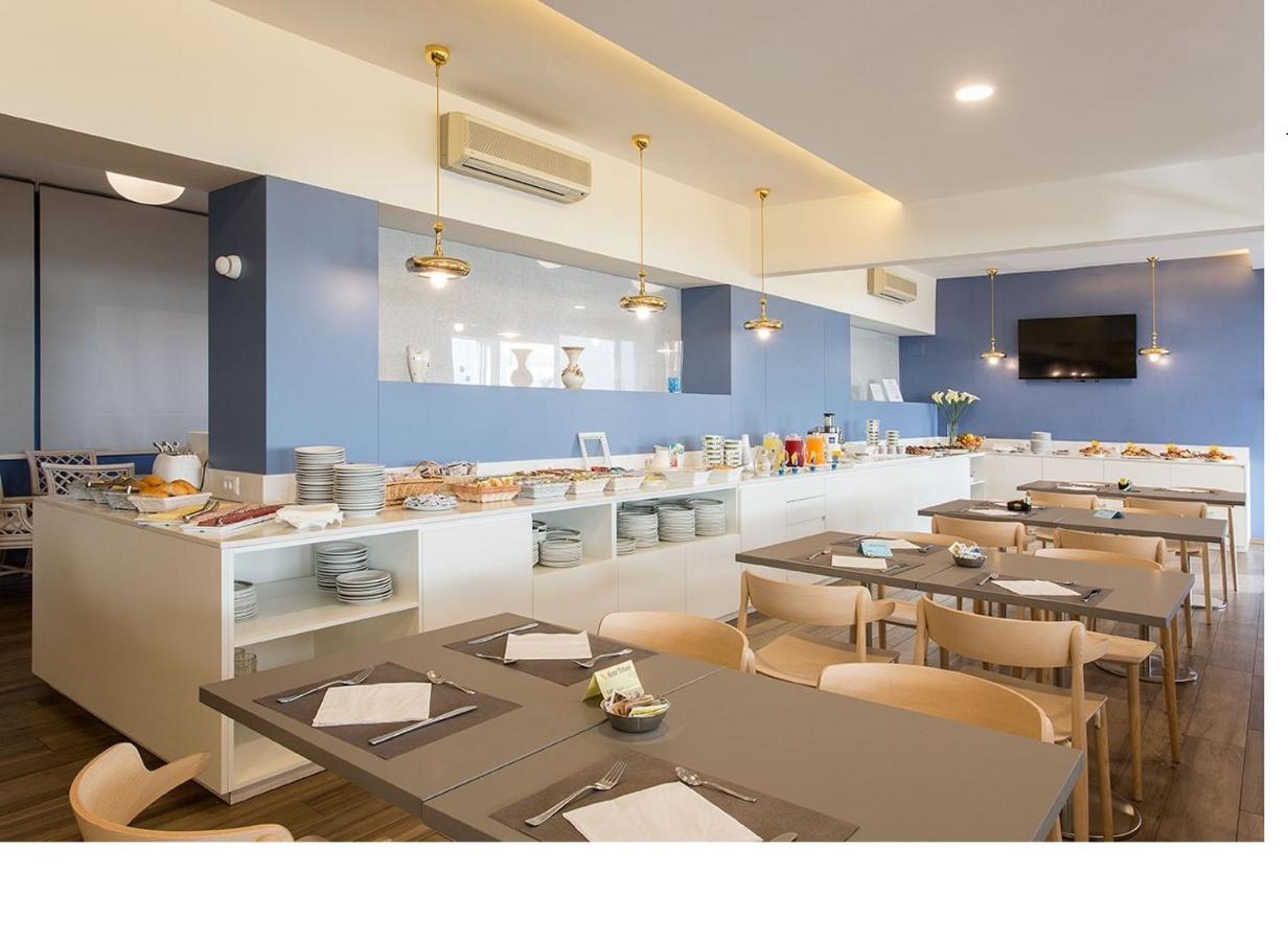 Hotel Tritone เซนีกัลเลีย ภายนอก รูปภาพ