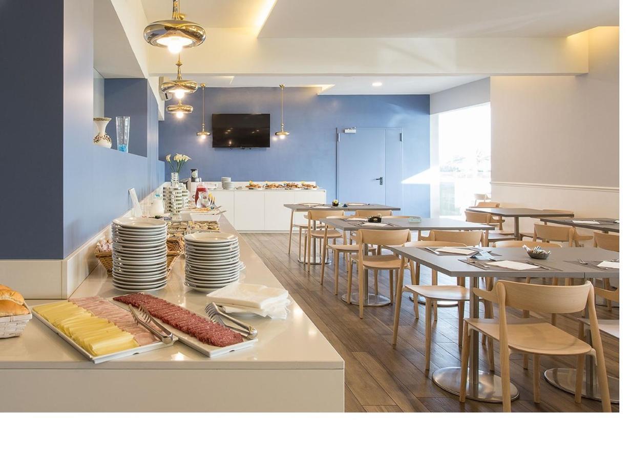 Hotel Tritone เซนีกัลเลีย ภายนอก รูปภาพ