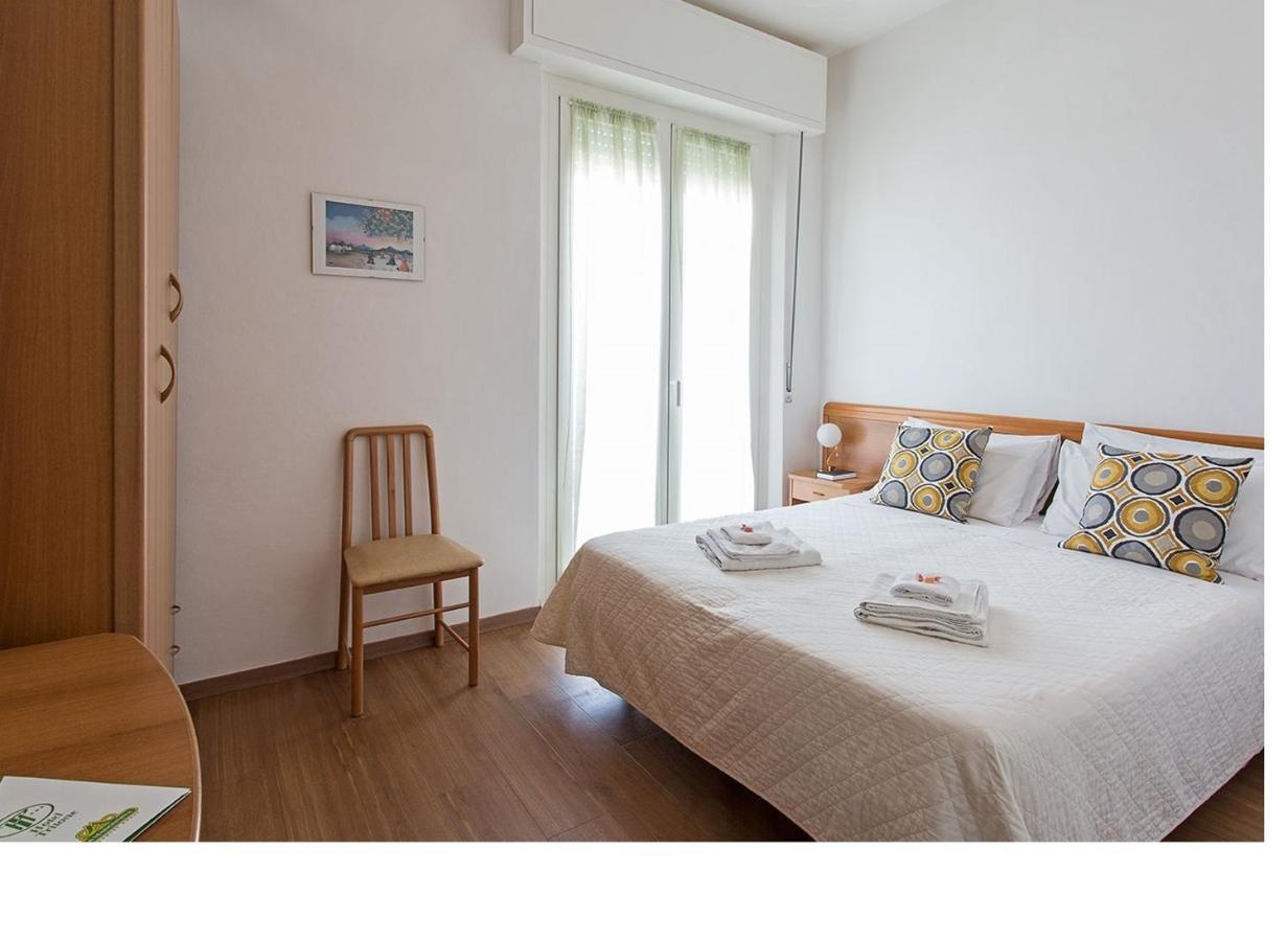Hotel Tritone เซนีกัลเลีย ภายนอก รูปภาพ